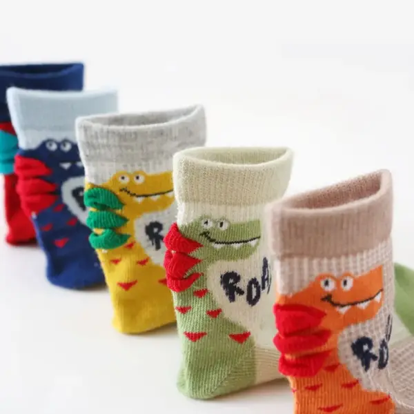 Jungen Socken mit Dino-Motiv, Ferse und Spitze in Kontrastfarbe – Bild 2