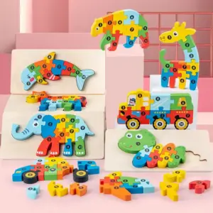 Bunte Holzpuzzles in Tierformen und Fahrzeugformen auf rosa Hintergrund