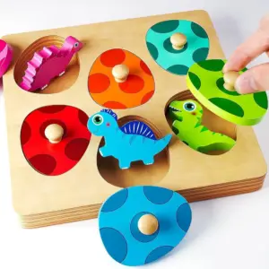 Steckpuzzle mit bunten Dinosaurier-Eiern und blauem Dinosaurier
