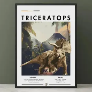 Gerahmtes Dinosaurier-Poster mit Triceratops-Motiv vor grüner Wand