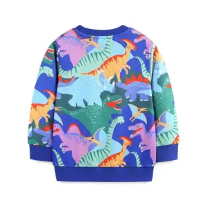 Blaues Sweatshirt für Kinder mit buntem Cartoon-Muster und Rippbündchen, frei gestellt