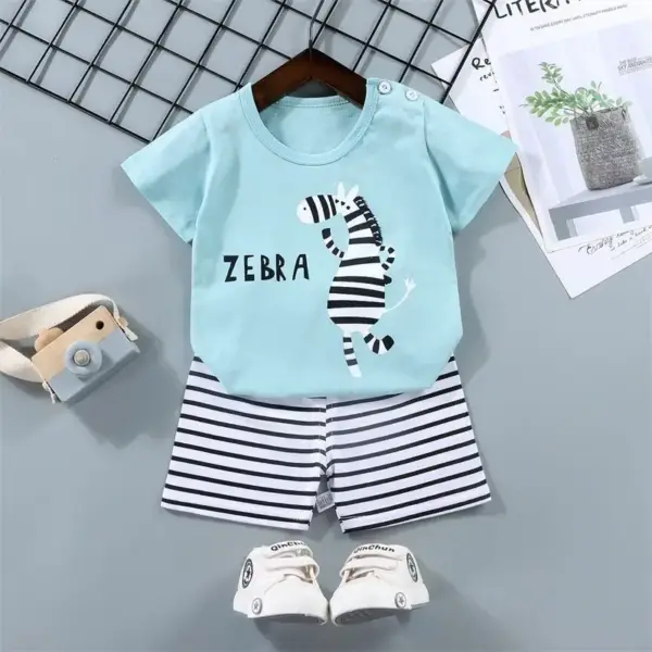 Kinder Schlafanzug Set mit Shirt und gestreiften Shorts – Bild 3