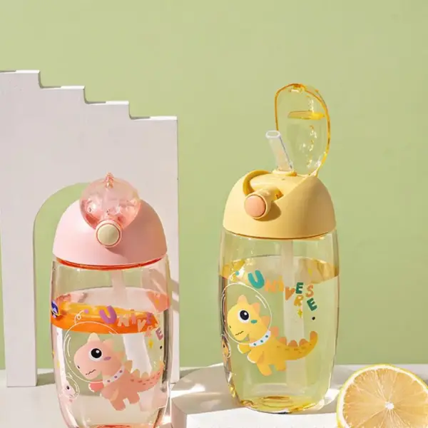 Trinkflasche mit Strohhalm, Klappdeckel und Dino-Motiv – Bild 3