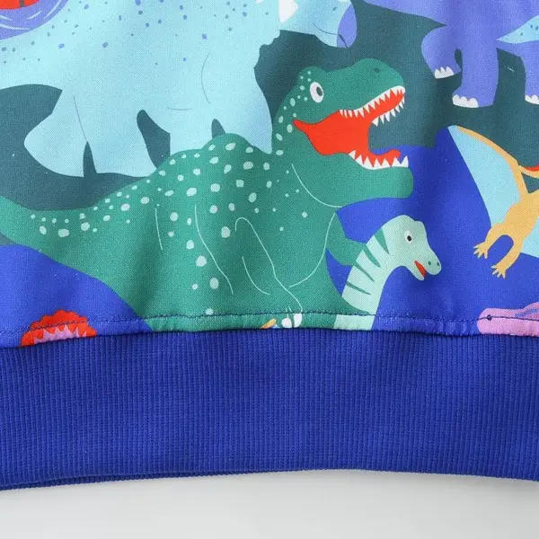 Kinder Sweatshirt mit Allover-Print und Rippbündchen – Bild 3