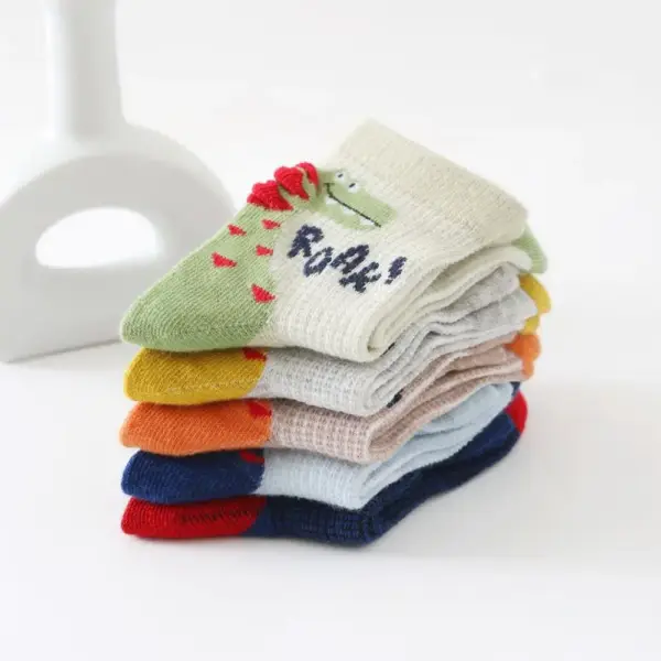 Jungen Socken mit Dino-Motiv, Ferse und Spitze in Kontrastfarbe – Bild 4