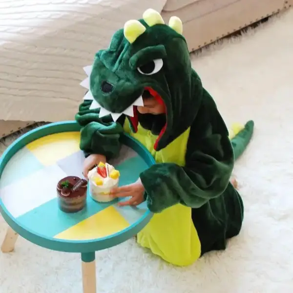 Dinosaurier Einteiler mit Kapuze, Krallenfüßen und Rückenzacken – Bild 4