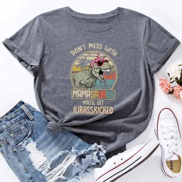 Damen T-Shirt mit T-Rex Aufdruck, Sonnenbrille und Kopftuch – Bild 4