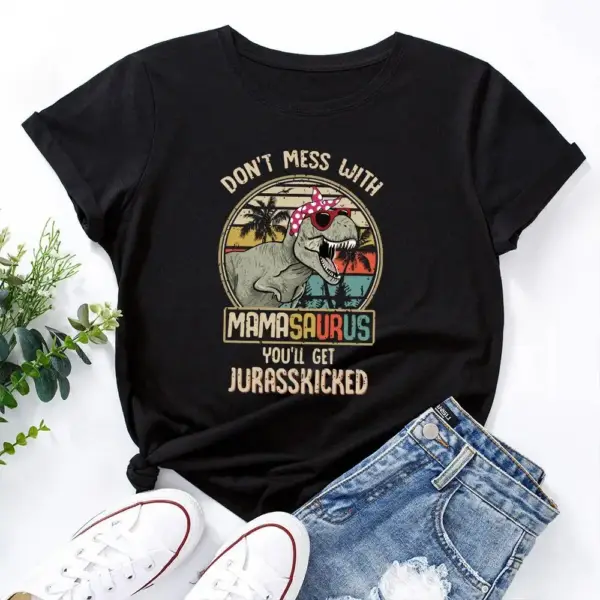 Damen T-Shirt mit T-Rex Aufdruck, Sonnenbrille und Kopftuch – Bild 11