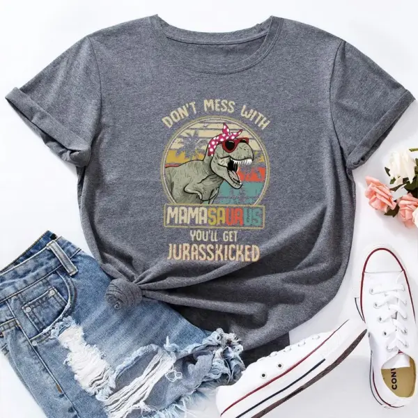 Damen T-Shirt mit T-Rex Aufdruck, Sonnenbrille und Kopftuch – Bild 16
