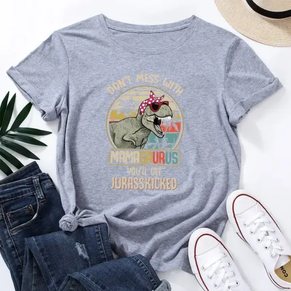 Damen T-Shirt mit T-Rex Aufdruck, Sonnenbrille und Kopftuch – Bild 6