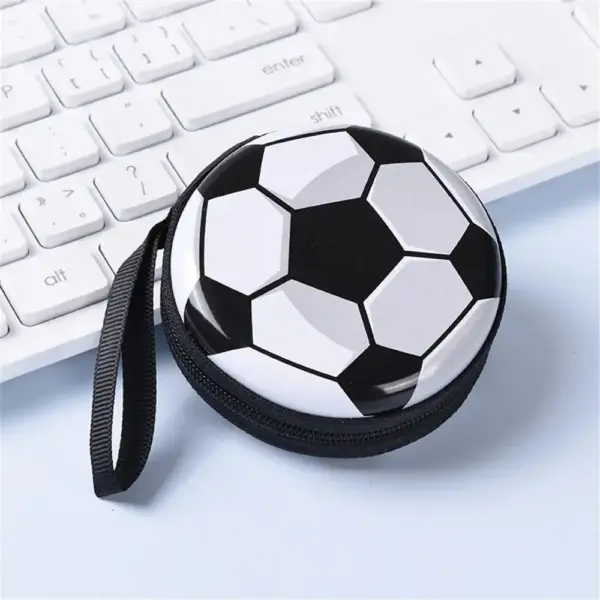 Runde Münzbörse mit Reißverschluss, Handschlaufe und Ballmotiven – Bild 9